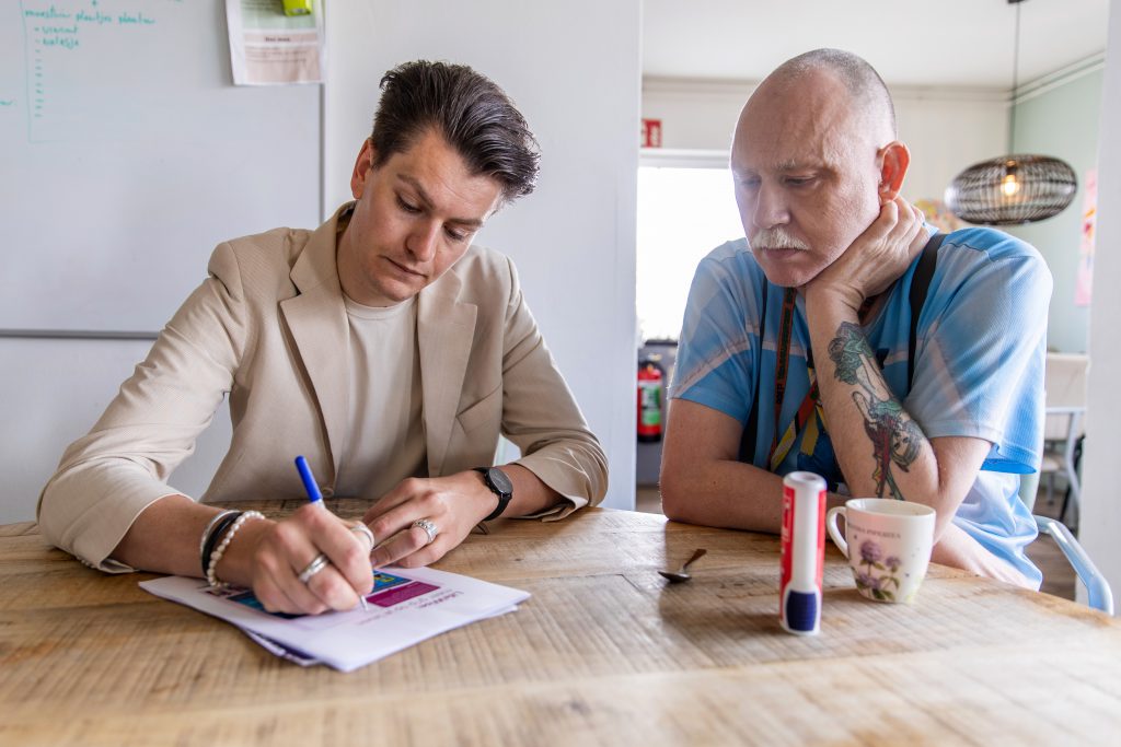 https://www.lifewiselvb.nl/wp-content/uploads/2025/05/Voor-wie_Inzet_0012_250414-Lifewise-25-1024x683.jpg